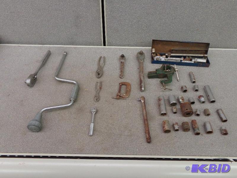 Assorted Ratchets Craftsman Hand Crank 38&qu...