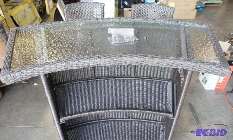 Wicker outdoor high-top mini-bar w glass top...