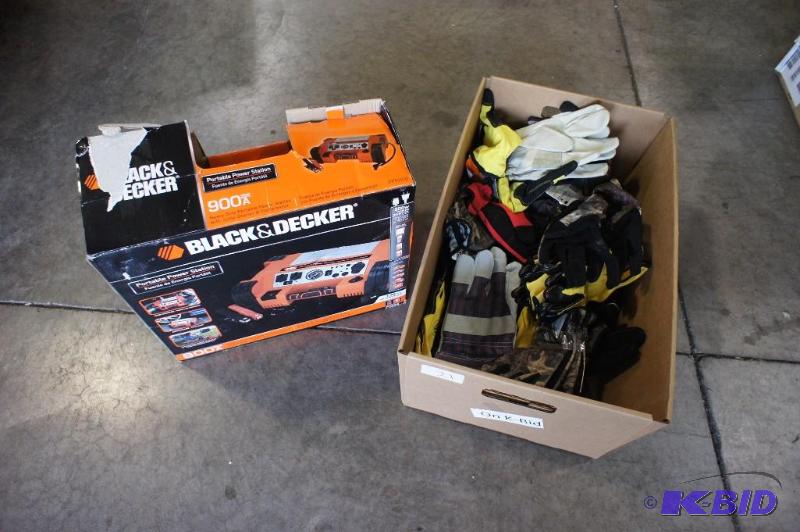 Black &amp Decker 900 peak Amp Portable Powe...