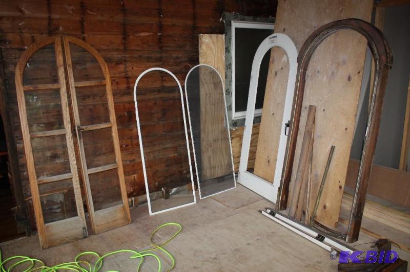 lot 57 image: Vintage Style Arch Doors with Frame and Scree...