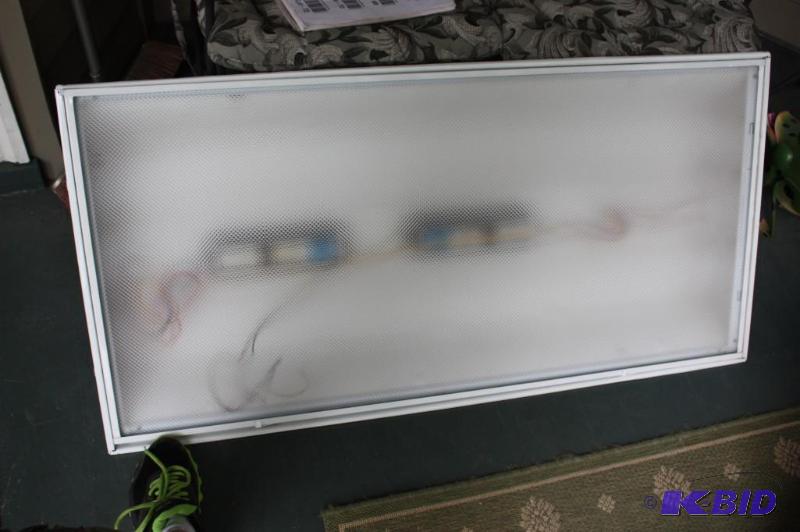 lot 70 image: Florescent&nbspLight Fixture, 48" x 24&...