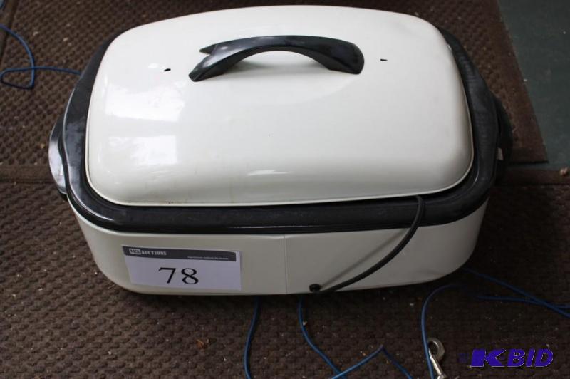lot 78 image: Rival Brand 16 Quart&nbspRoaster Oven, Model...