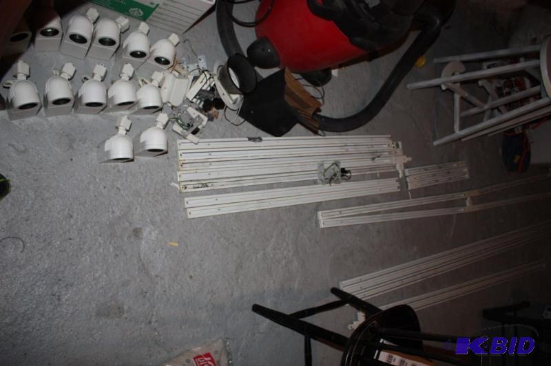 lot 94 image: Track Lighting System - Includes (8) Small Tr...