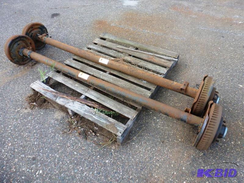 Set of 78 34 Trailer Axles wBrakes