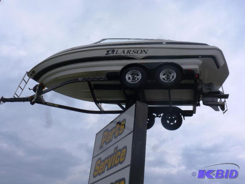 Larson Marine Boat Aerial Sign with Trailer for Mounting on Pole