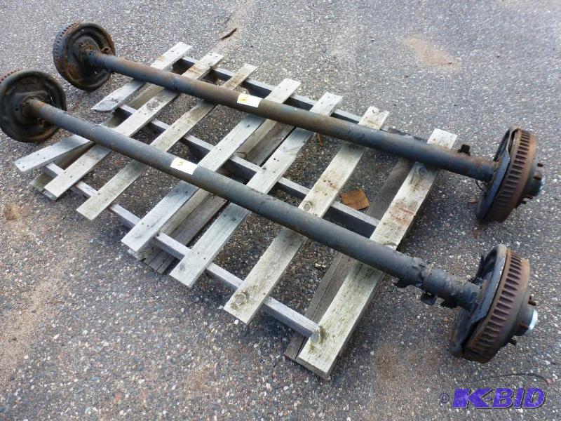 Set of 78 34 Trailer Axles wBrakes