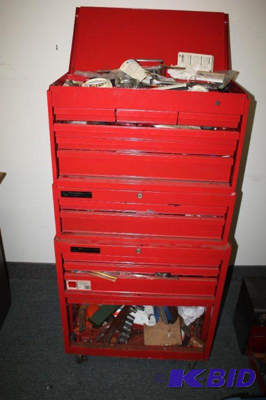 lot 2 image: Tool box with contents 26" X 17" X ...