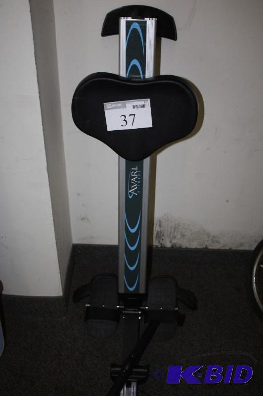 lot 37 image: Avari Easy Glide Rower...