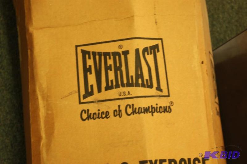 lot 4 image: Everlast&nbspFitness & Exercise 70 lb. H...