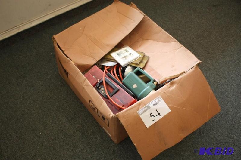 lot 54 image: Box Lot including&nbspBlack & Decker ji...