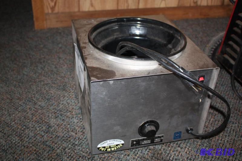 lot 81 image: Star MFG International Smokehouse Barbeque Co...