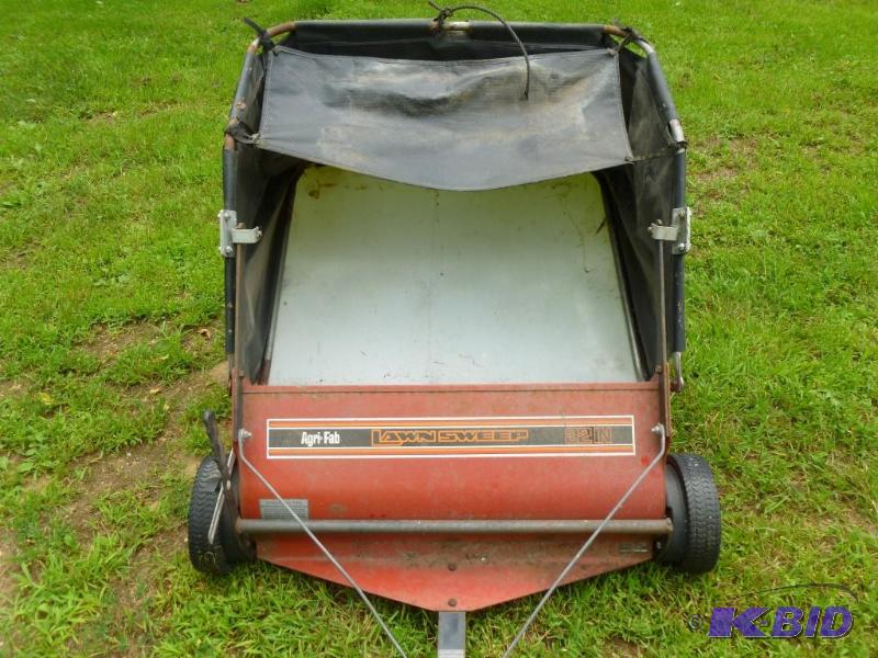 Agri - Fab 32&quot Lawn Sweep....