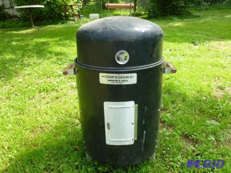 CookN CaJun II smoker &amp grill....