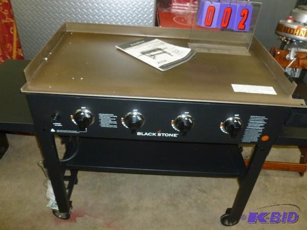 36&quot portable griddle by Black Stone. Abs...