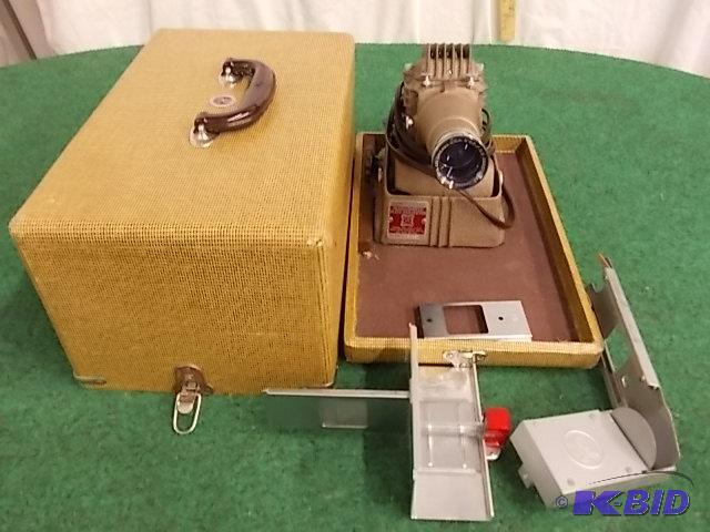 lot 20 image: Vintage Portable GoldE&nbspManumatic Slide P...
