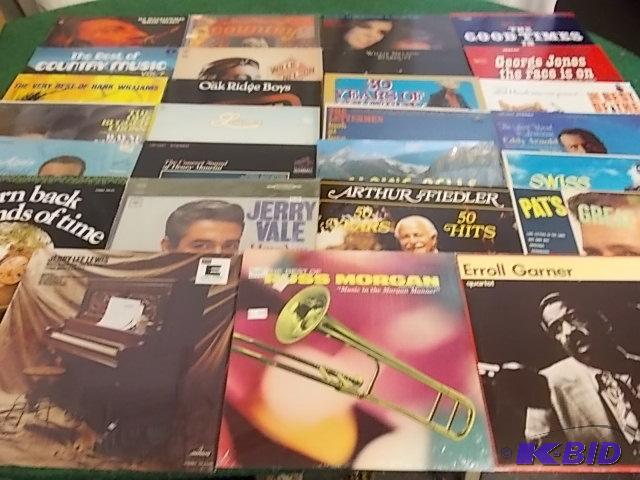 lot 46 image: 25- Record Albums Pat Boone, Eddy Arnold, Ann...