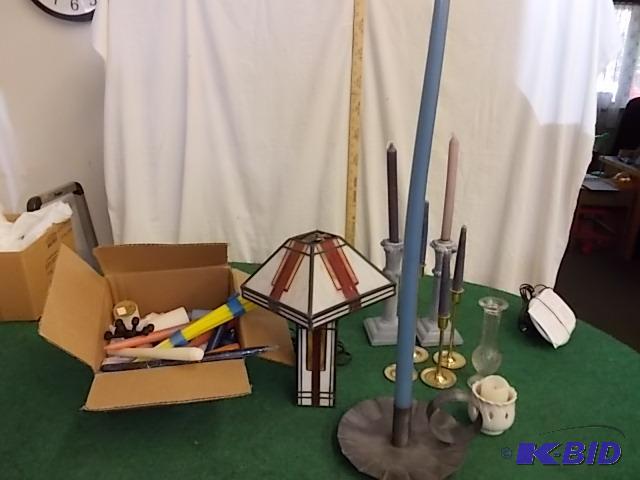 lot 54 image: Stain Glass Lamp With Shade (Needs Finial), L...