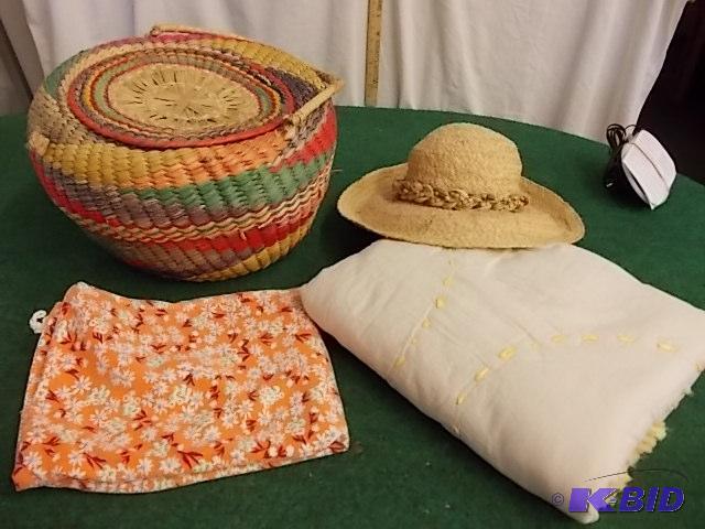 lot 55 image: Wicker Basket, Laundry Bag, Beach Blanket, St...