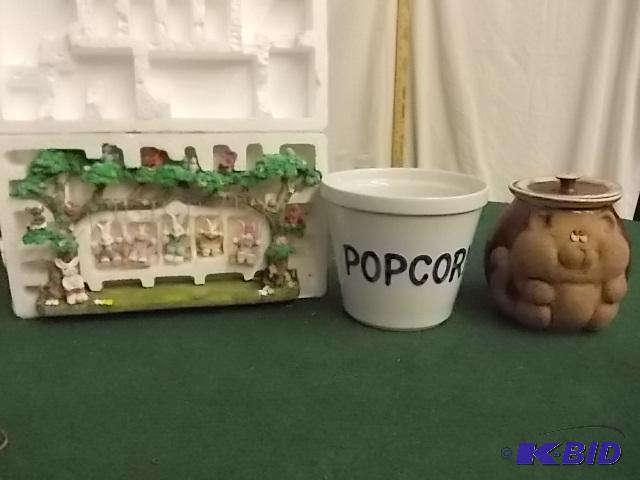 lot 68 image: Pottery Cat Cookie Jar, Popcorn Bowl, Easter ...