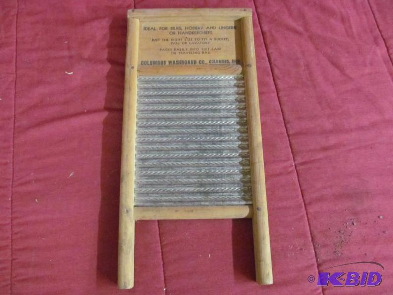 lot 35 image: Vintage