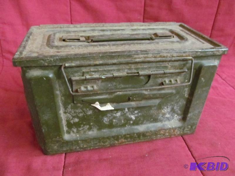 lot 46 image: Box