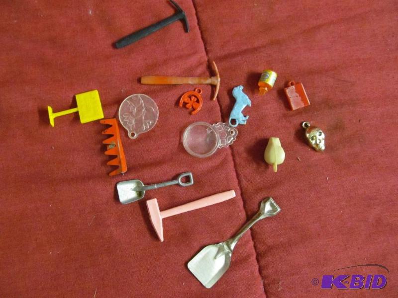 lot 56 image: Vintage Toy