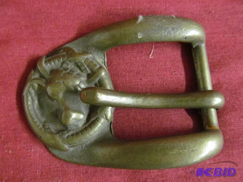 lot 59 image: Buckle