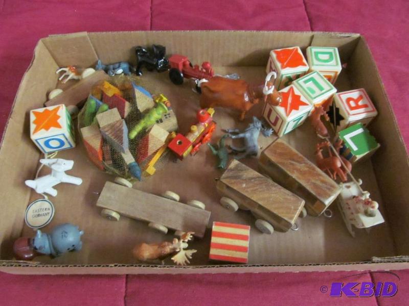 lot 6 image: Vintage Toy