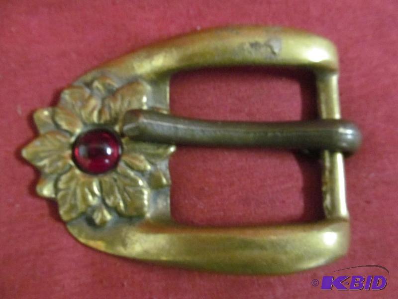lot 60 image: Buckle