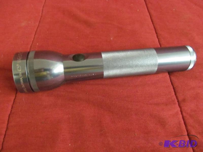 lot 62 image: Flashlight