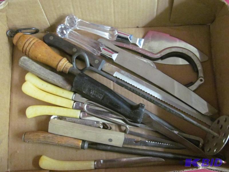 lot 83 image: knives