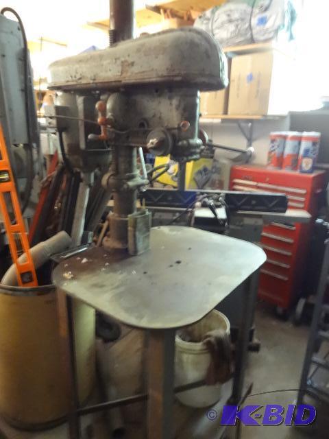 lot 10 image: Rockwell delta drill press. 1 phase. 1 HP. No...