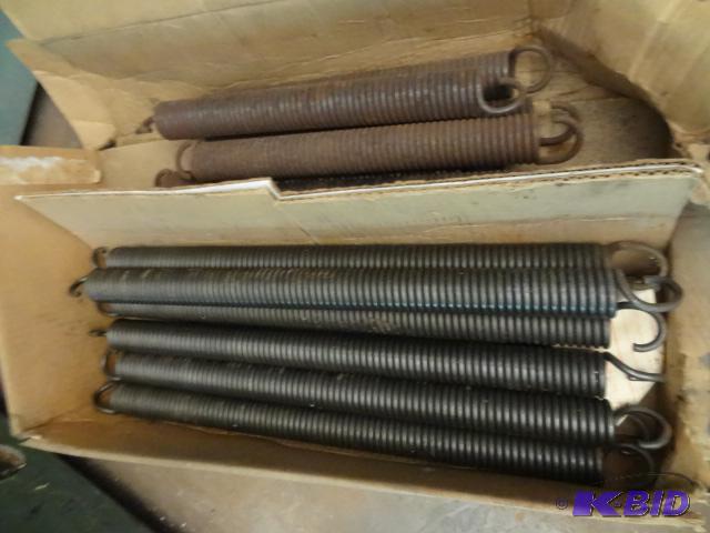 lot 105 image: 16" heavy duty springs. Qty 7. 11" ...