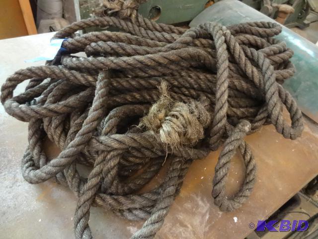 lot 121 image: 1" heavy duty rope....