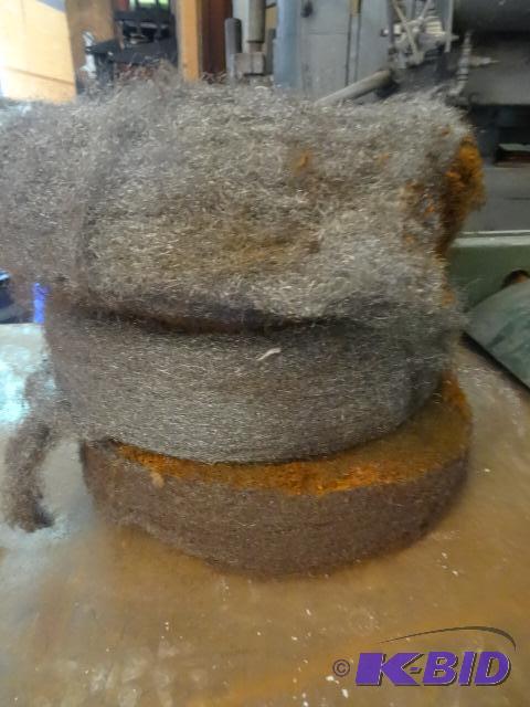 lot 123 image: 3 rolls of steel wool....