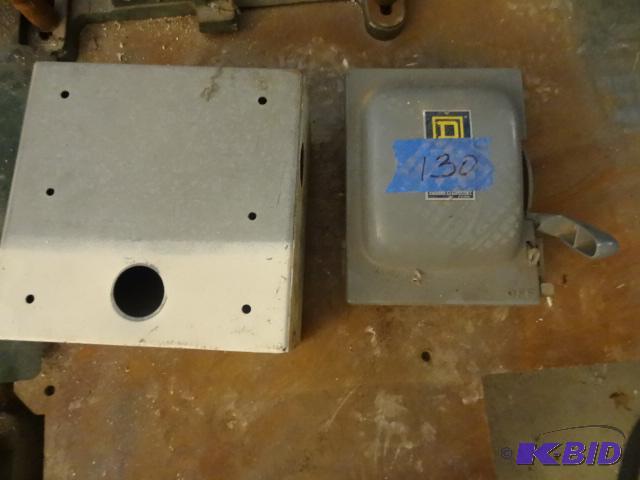 lot 130 image: Square D 3 phase disconnectbox. Metal junctio...