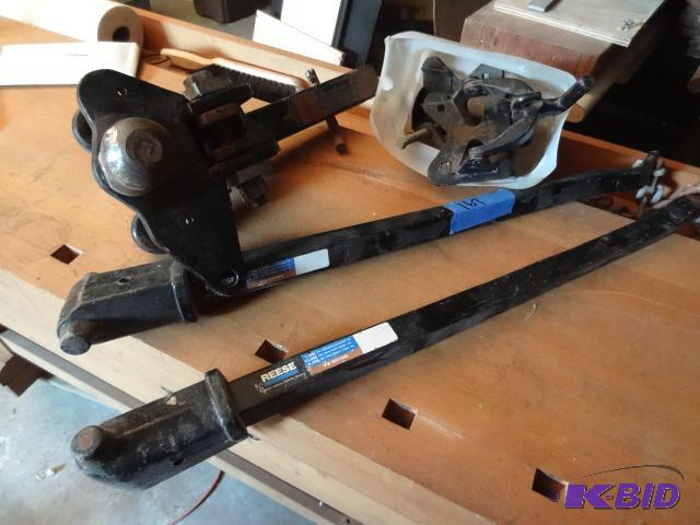 lot 167 image: Reese heavy duty hitch stabilizer. V-5 rating...