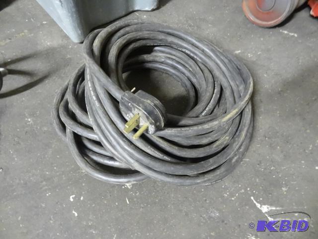 lot 1I image: 220 volt extension cord...
