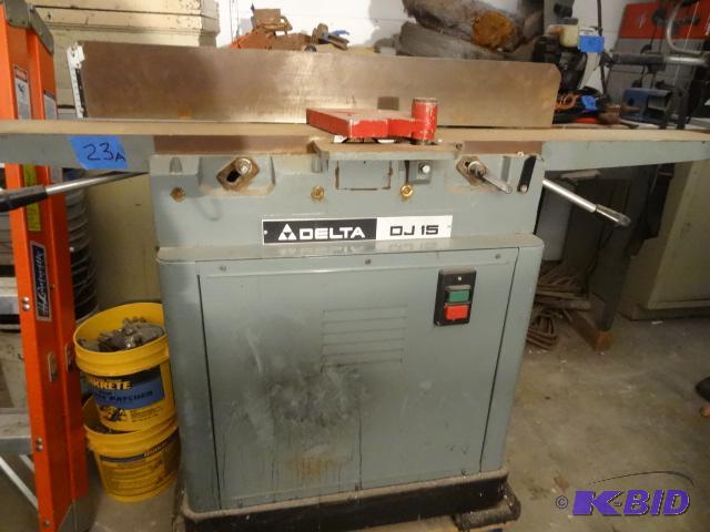 lot 23A image: Delta DJ15 planer. 110 volt. Cart not include...