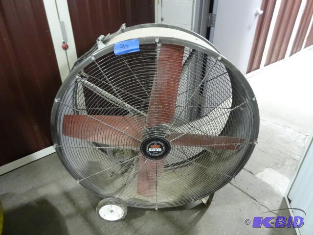 lot 30 image: Heat buster fan. SPL4223. 44". Works....