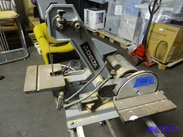 lot 44 image: Delta belt and disc sander. 31-340. 120 volt....