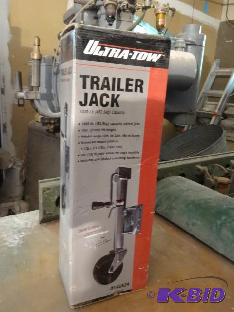lot 71 image: Ultra tow trailer jack. New in box. 1000 lb c...