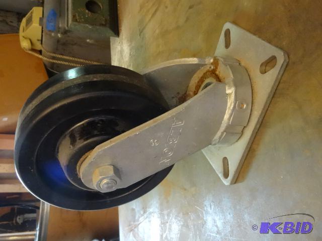 lot 84 image: Albion heavy duty swivel caster. 8"...