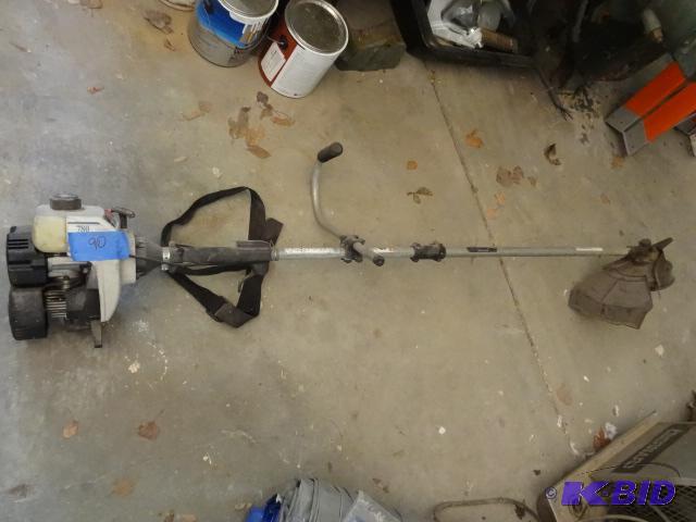 lot 90 image: Ryobi #780 weed whipper. Works...