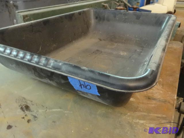 lot 94 image: Plasgard mixing tray. 18 x 26...