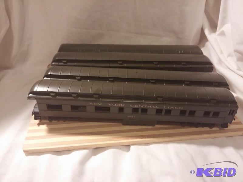 lot 29 image: Set of 4 Passanger New York City cars...