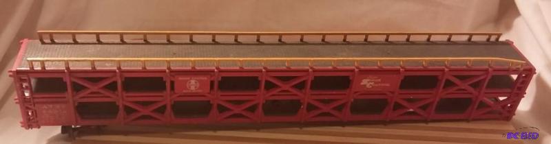 lot 44 image: Bachmann Long HO train car...