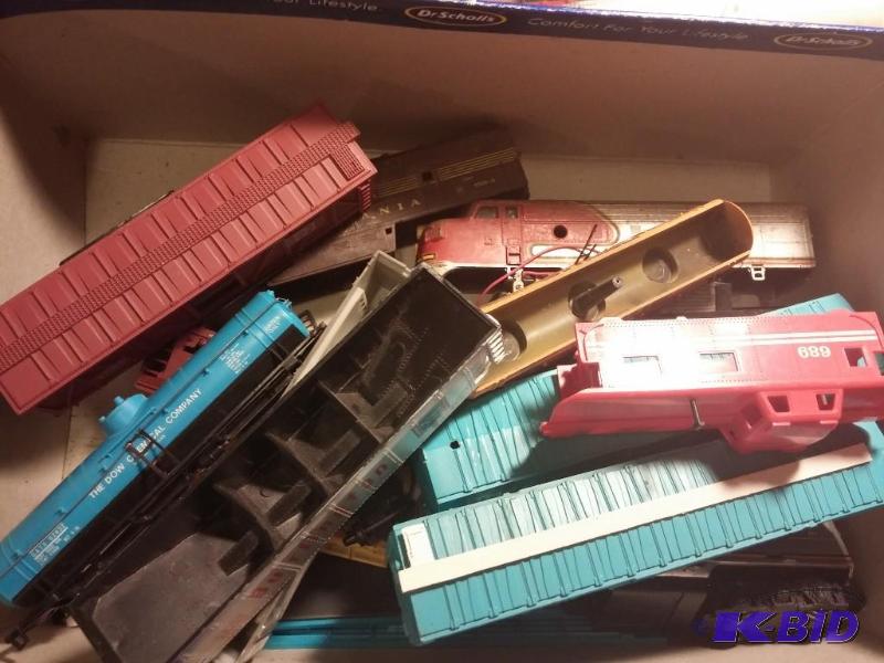 lot 47 image: Athearn Train Cars HO...