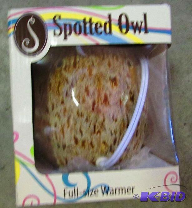 lot 122 image: Spotted owl 1 wax warmer...