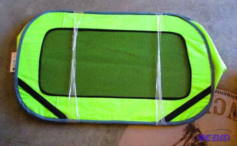 lot 141 image: collapsible dog kennell for camping- lime gre...